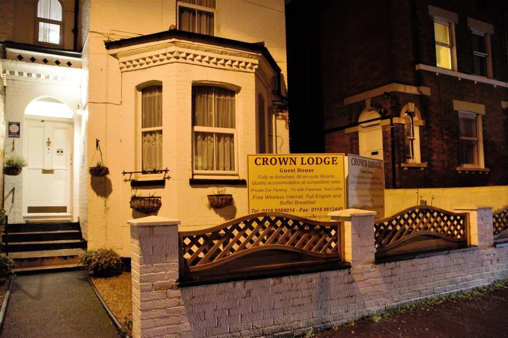 Crown Lodge Guest House Ридинг Экстерьер фото